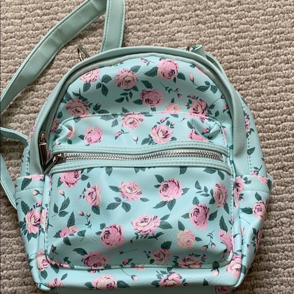 Mini backpack! - Picture 2 of 4